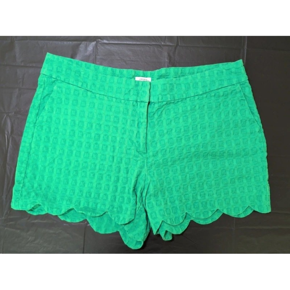 Crown & Ivy Size 16 Green Scalloped Hem Textured Shorts Preppy Summer Women's